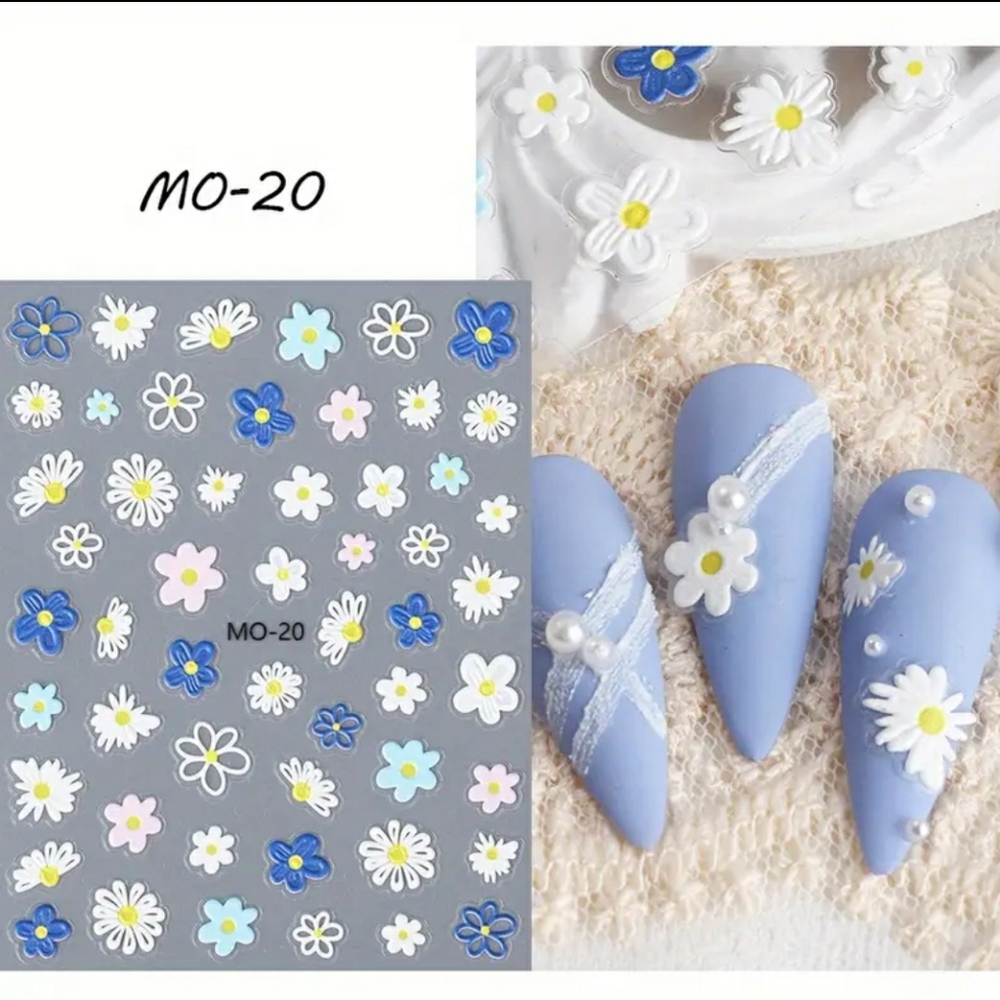 Daisy flower nail decor